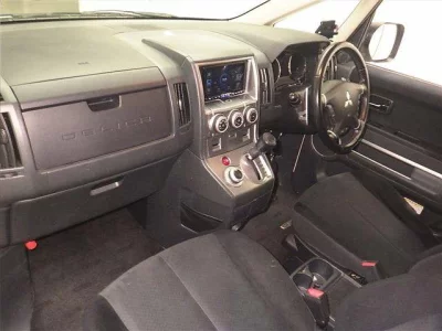 Mitsubishi DELICA D5