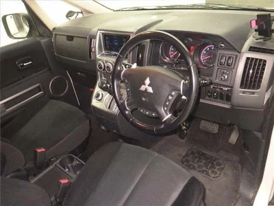 Mitsubishi DELICA D5