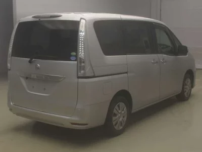 Nissan SERENA  с аукциона в Японии