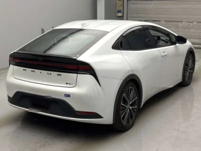 Toyota PRIUS  с аукциона в Японии