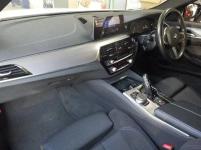 BMW 5-Series  с аукциона в Японии