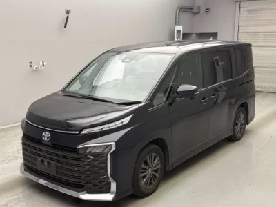 Toyota VOXY  с аукциона в Японии