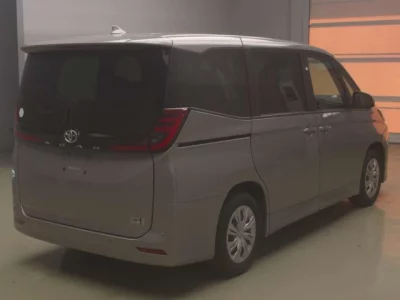 Toyota NOAH  с аукциона в Японии