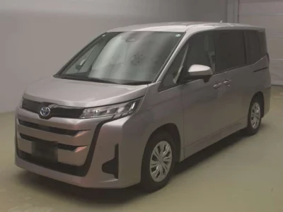 Toyota NOAH  с аукциона в Японии