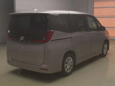 Toyota NOAH  с аукциона в Японии