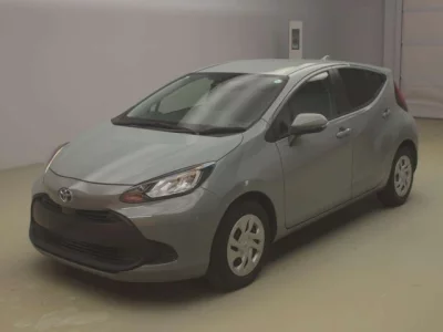 Toyota AQUA  с аукциона в Японии