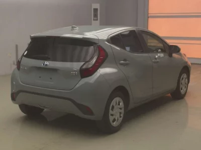 Toyota AQUA  с аукциона в Японии