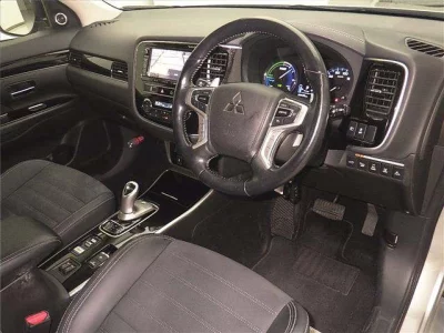 Mitsubishi OUTLANDER PHEV