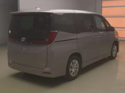 Toyota NOAH  с аукциона в Японии
