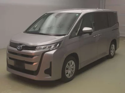 Toyota NOAH  с аукциона в Японии