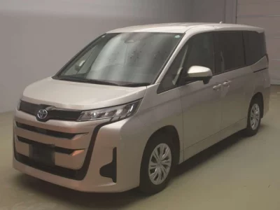 Toyota NOAH  с аукциона в Японии