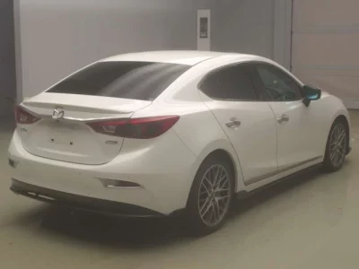 Mazda AXELA  с аукциона в Японии