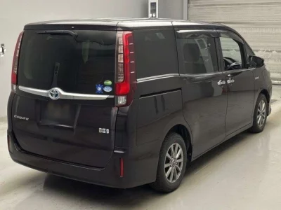 Toyota ESQUIRE  с аукциона в Японии