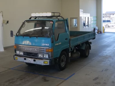 Toyota DYNA  с аукциона в Японии