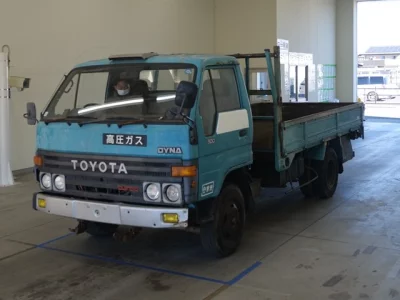 Toyota DYNA  с аукциона в Японии