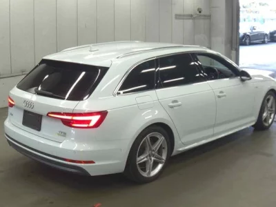 Audi A4  с аукциона в Японии