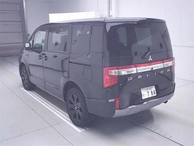 Mitsubishi DELICA D5