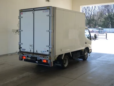 Toyota DYNA  с аукциона в Японии