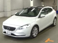 Volvo V40 лот № 626 оценка 5  с аукциона в Японии 3