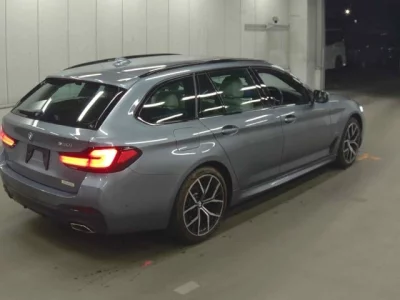 BMW 5-Series  с аукциона в Японии