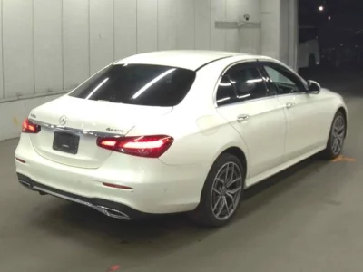 Mercedes-Benz E CLASS  с аукциона в Японии