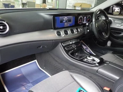 Mercedes-Benz E CLASS  с аукциона в Японии