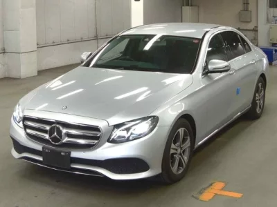 Mercedes-Benz E CLASS  с аукциона в Японии