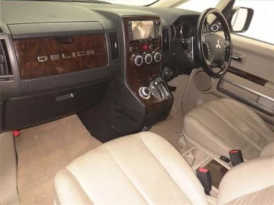 Mitsubishi DELICA D5