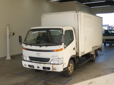Toyota DYNA  с аукциона в Японии