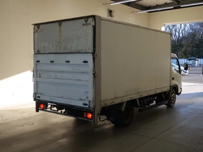 Toyota DYNA  с аукциона в Японии