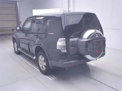 Mitsubishi PAJERO  с аукциона в Японии