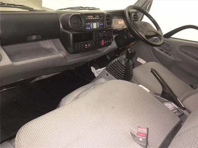 Toyota DYNA  с аукциона в Японии