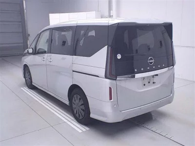Nissan SERENA  с аукциона в Японии