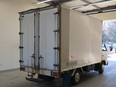 Isuzu ELF  с аукциона в Японии