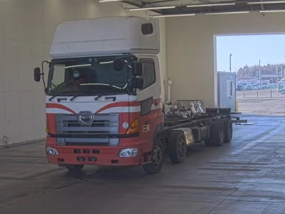 Hino TRUCK