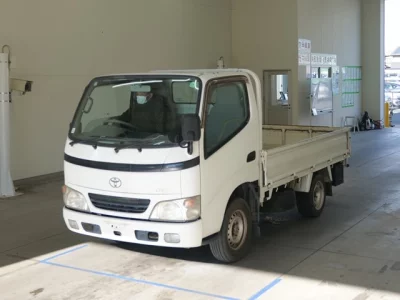 Toyota DYNA  с аукциона в Японии