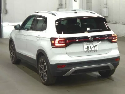 Volkswagen T-CROSS  с аукциона в Японии