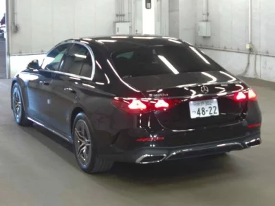 Mercedes-Benz E CLASS  с аукциона в Японии