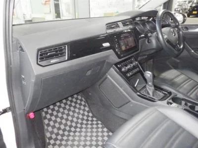 Volkswagen GOLF TOURAN  с аукциона в Японии