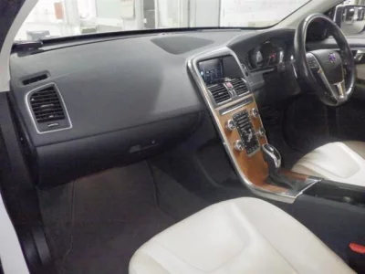 Volvo XC60  с аукциона в Японии