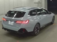 BMW 5-Series лот № 833 оценка 5  с аукциона в Японии 1