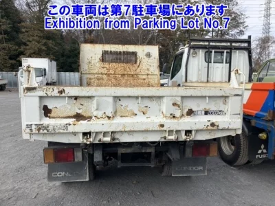 Nissan TRUCK