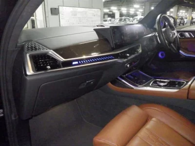 BMW X7  с аукциона в Японии