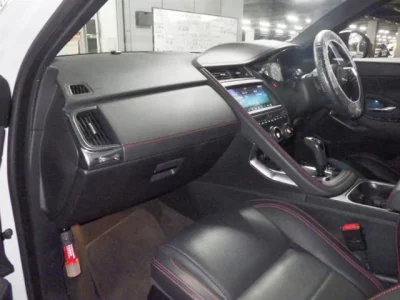 Jaguar E-PACE  с аукциона в Японии