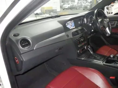 Mercedes-Benz C CLASS  с аукциона в Японии