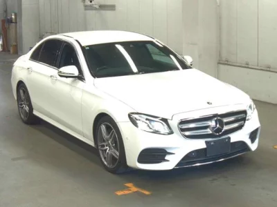 Mercedes-Benz E CLASS  с аукциона в Японии