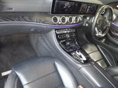 Mercedes-Benz E CLASS  с аукциона в Японии