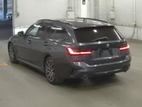 BMW 3-Series лот № 143 оценка R  с аукциона в Японии 4