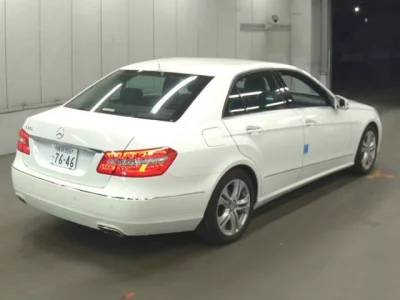 Mercedes-Benz E CLASS  с аукциона в Японии