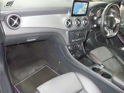 Mercedes-Benz CLA CLASS